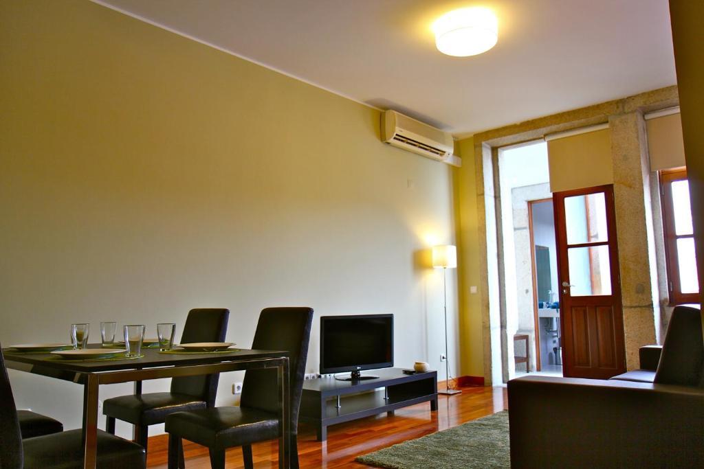 Low Cost Tourist Apartments - Palacio Da Bolsa Porto Szoba fotó